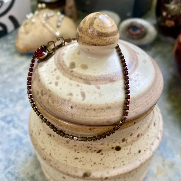 Vintage Liz Palacios Dainty Gold Tone Bracelet - Picture 16 of 16